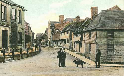 Steyning Register Office (left) in 1905.